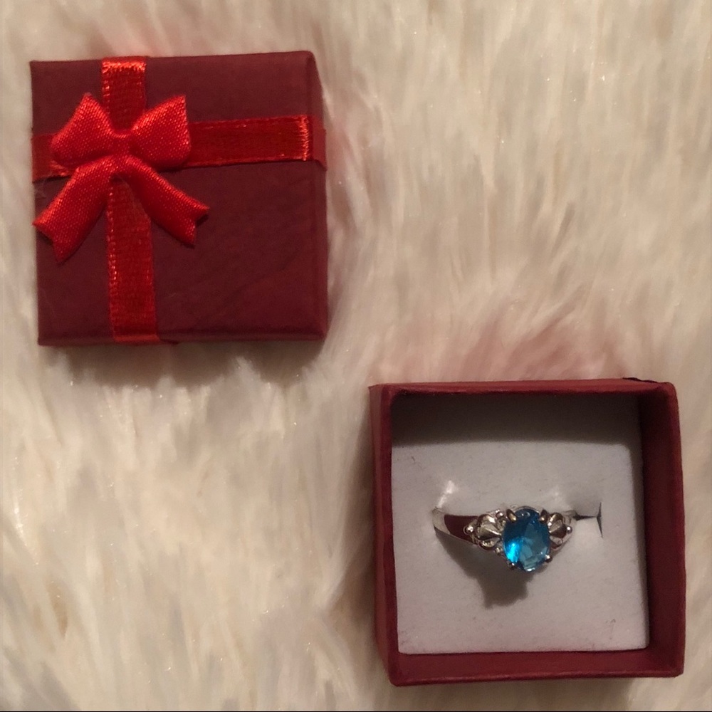 Plated Sterling silver ring w/ blue crystal 💙